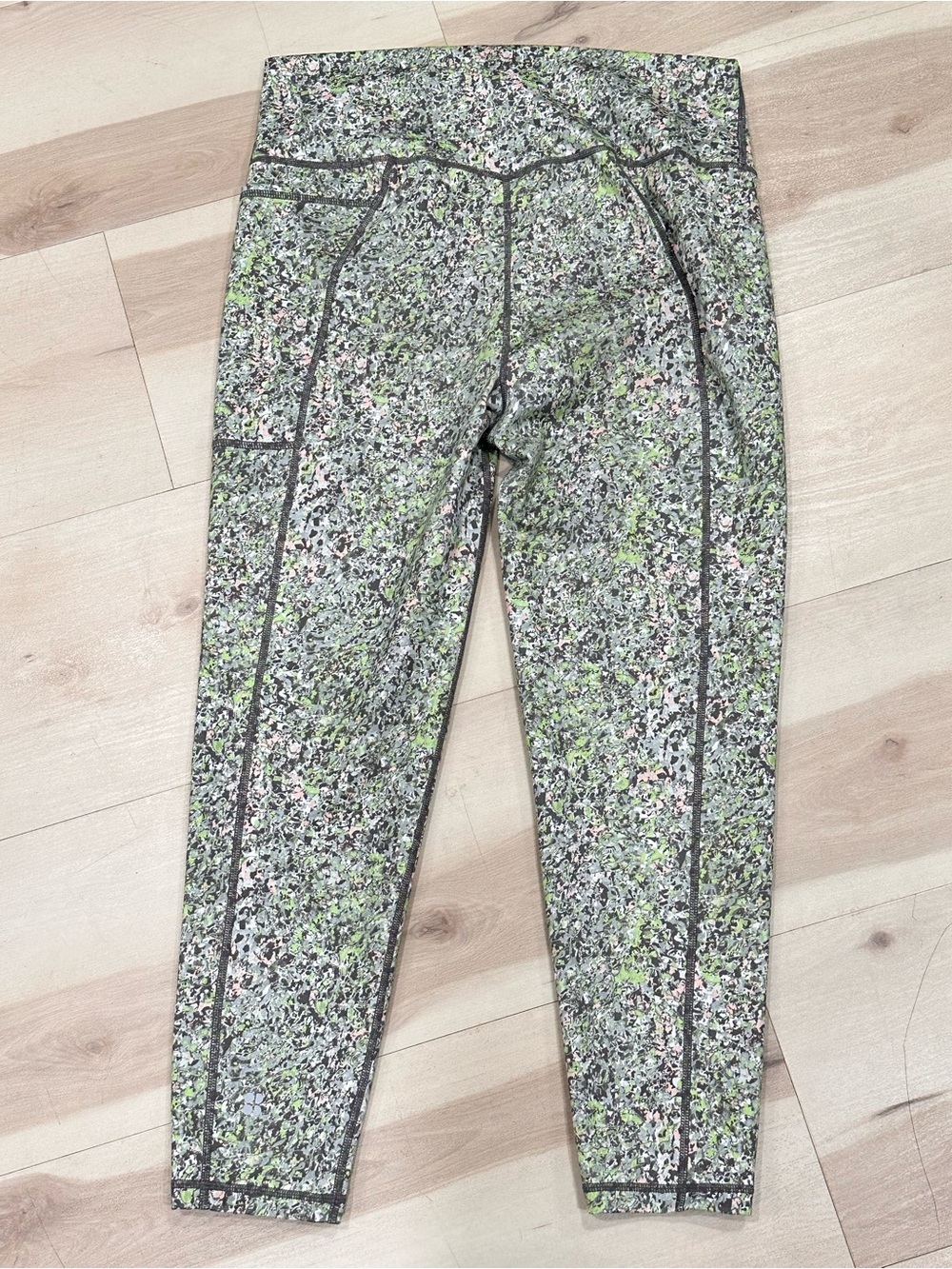 SWEATY BETTY Green Alert Pebble Print Super Sculpt 7/8 Leggings Sz XL Athletic - Picture 7 of 13